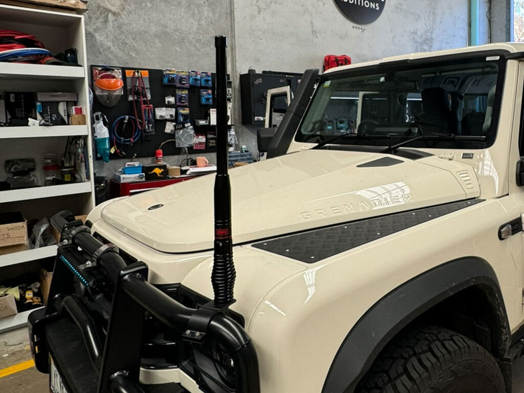 GME Compact Hideaway UHF Installation