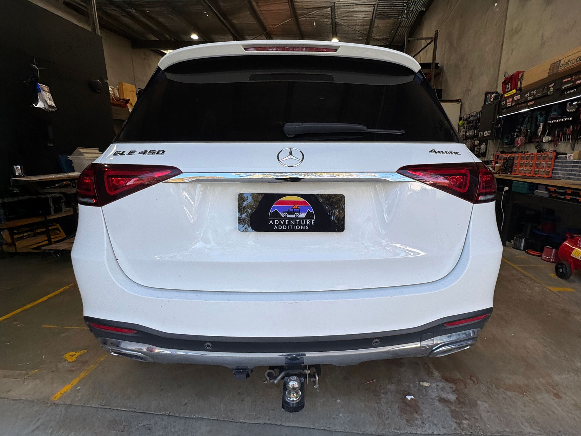 Mercedes-Benz GLE 450 Redarc Brake Controller and Anderson Plug Installation