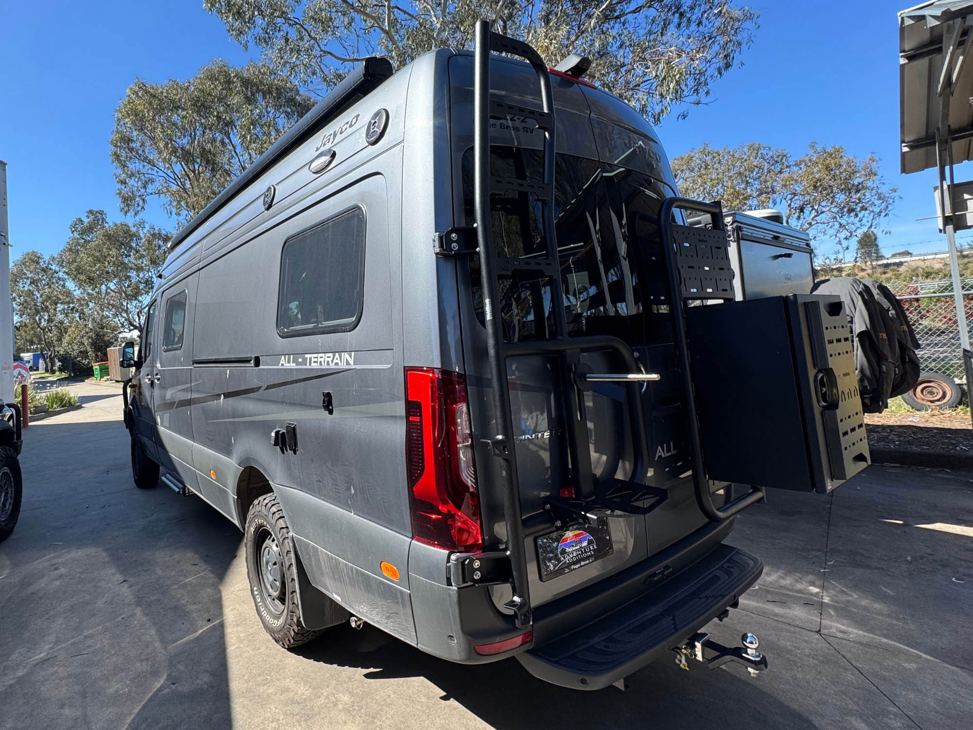 Mercedes-Benz Sprinter Rear Accessories Installation Case