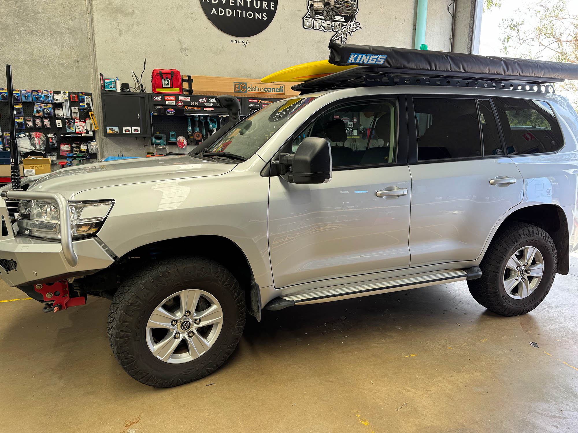 Safety Dave Rear Vision and Anderson Plug Installation on Toyota Land Cruiser 200 Series