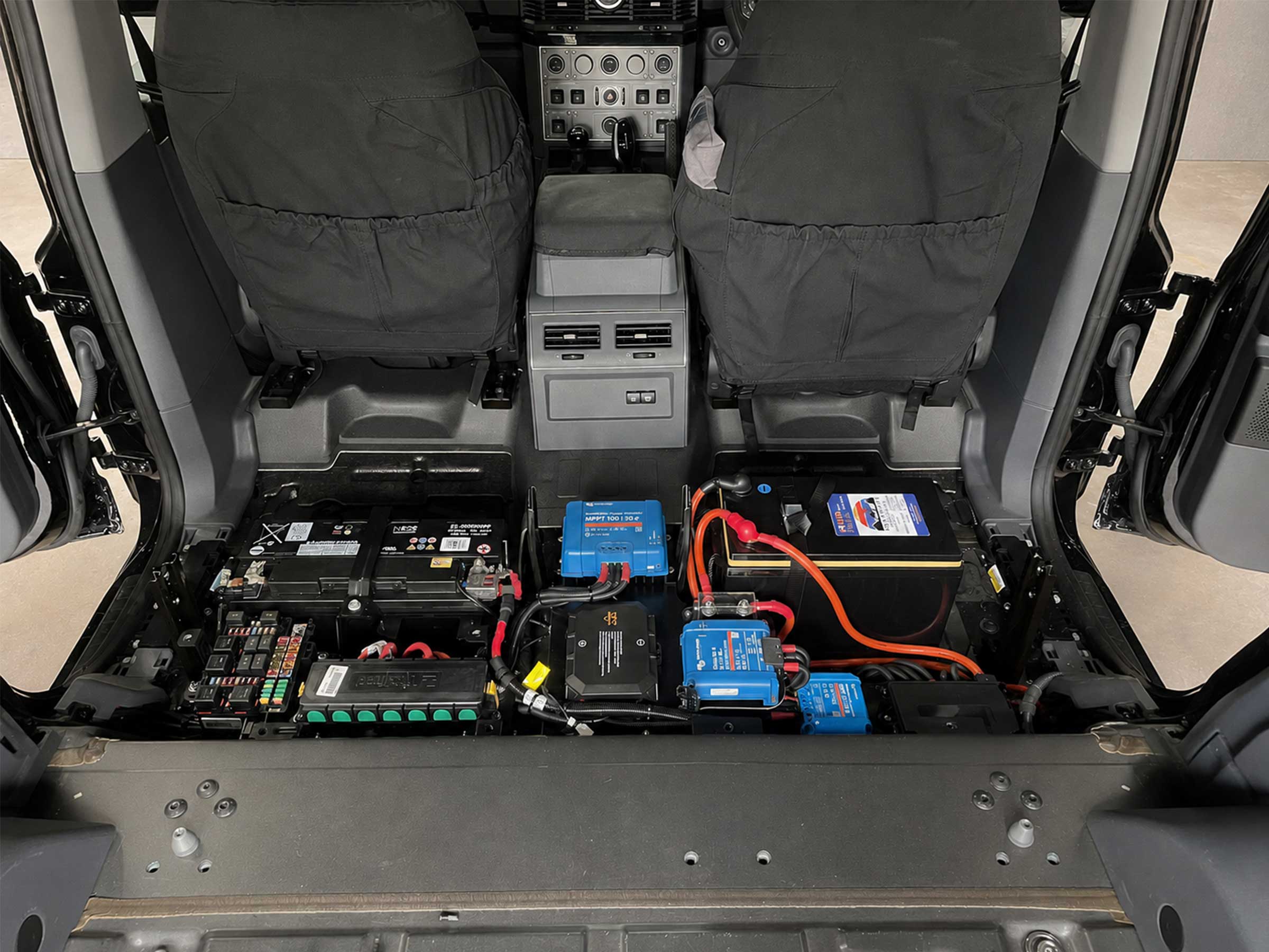 Dual Battery and Solar Off Grid Power System